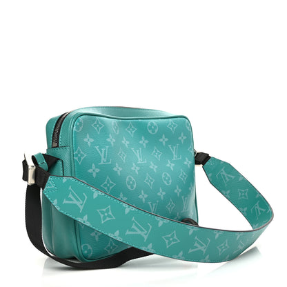 Louis Vuitton Taiga Monogram Outdoor Messenger Vert 3 of 8