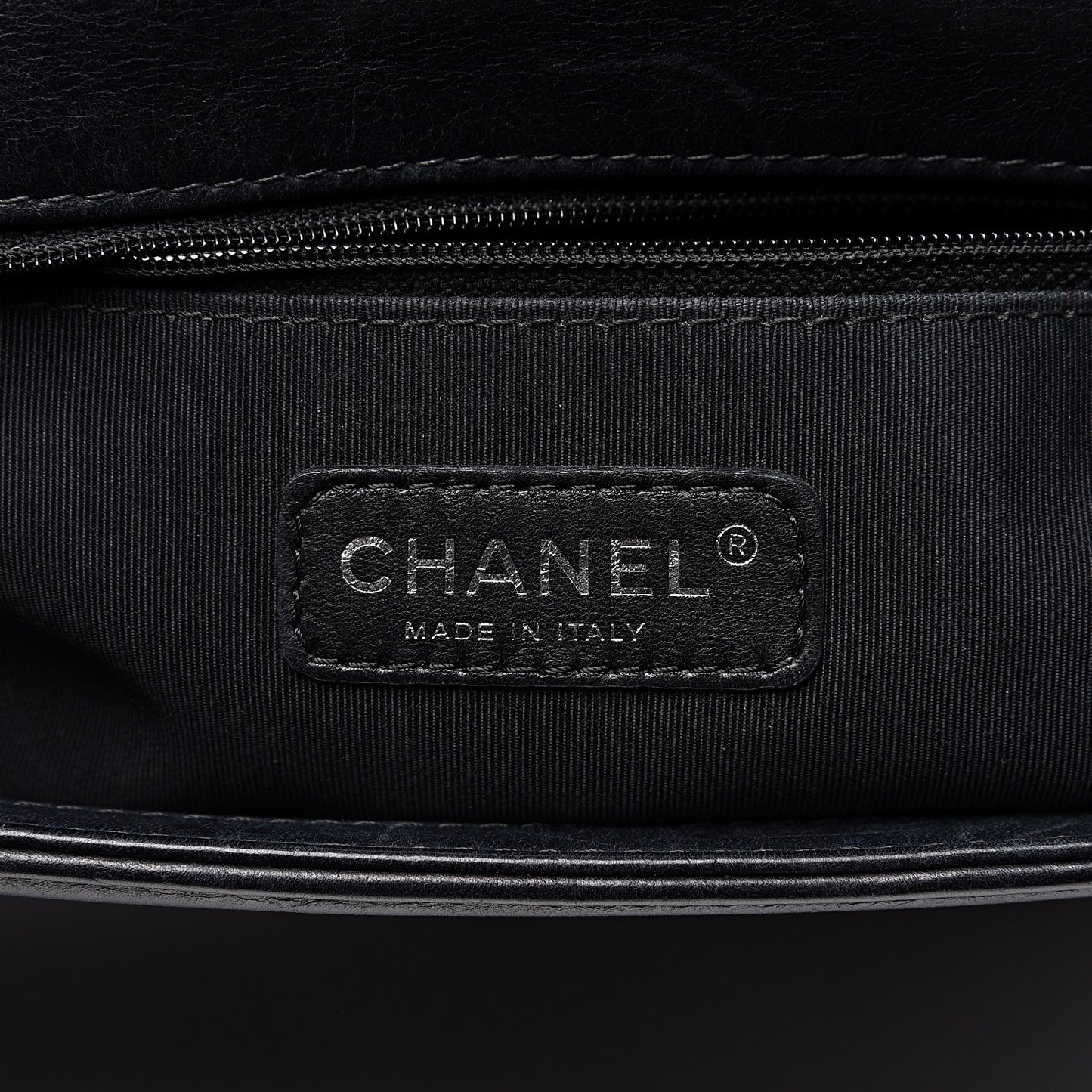 Calfskin Embossed Stitch Large Boy Flap Black