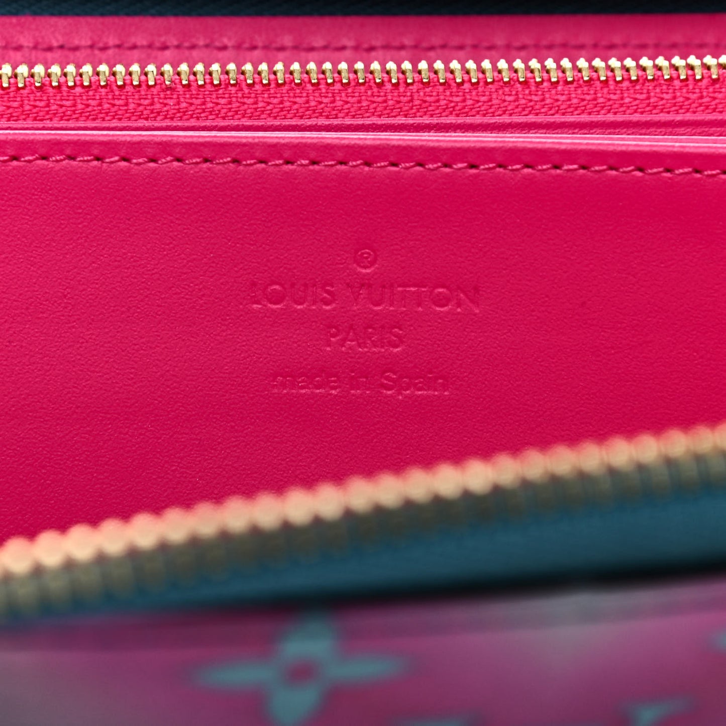Metallic Vernis Degrade Zippy Wallet Blue Pink