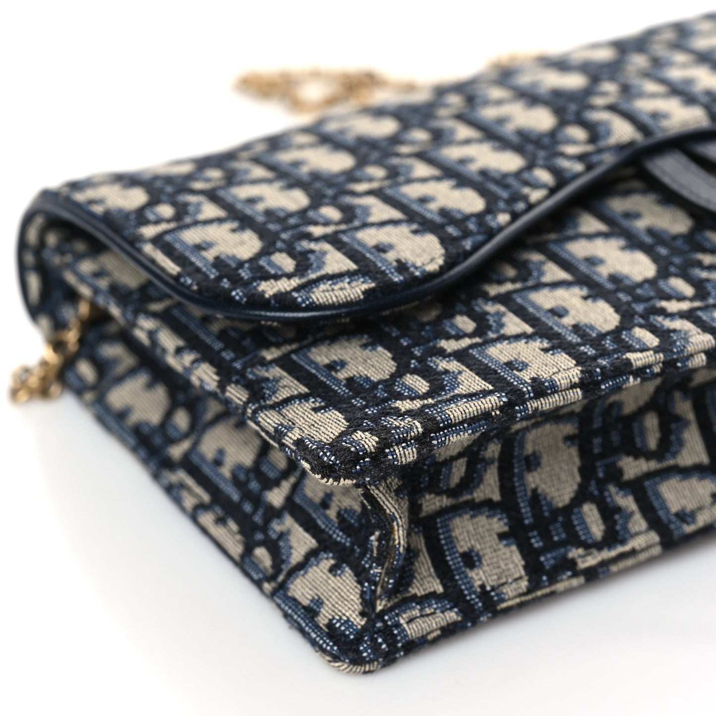 Oblique Saddle Chain Pouch Blue