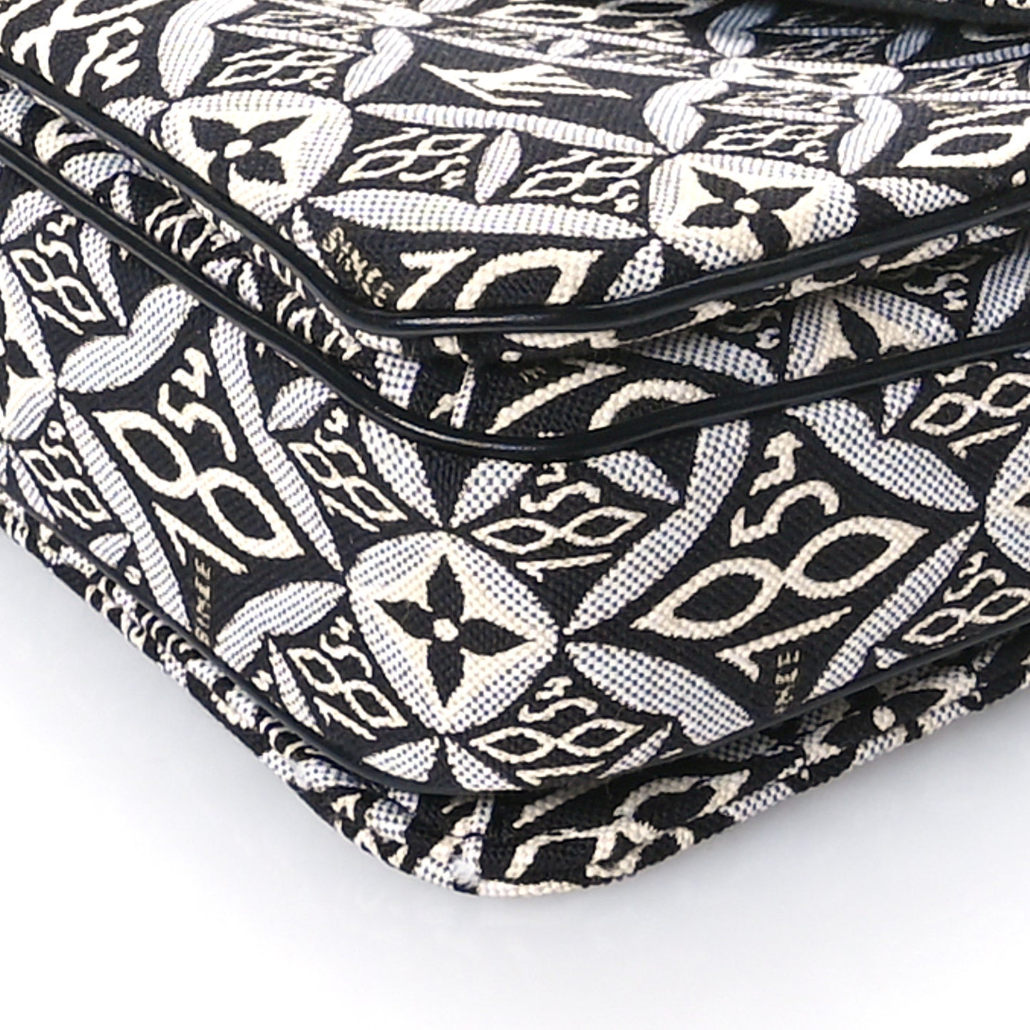Jacquard Since 1854 Pochette Metis Grey