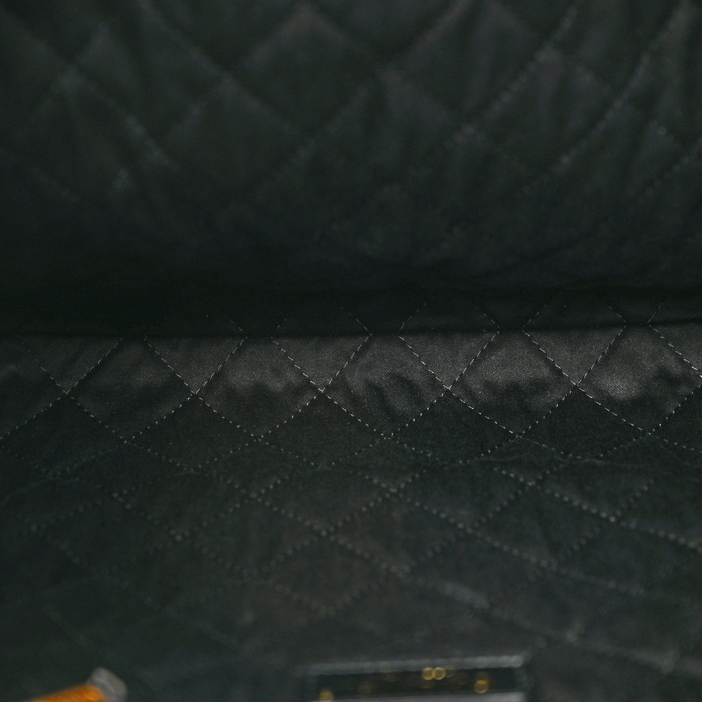 Shiny Calfskin Quilted Chanel 22 Black