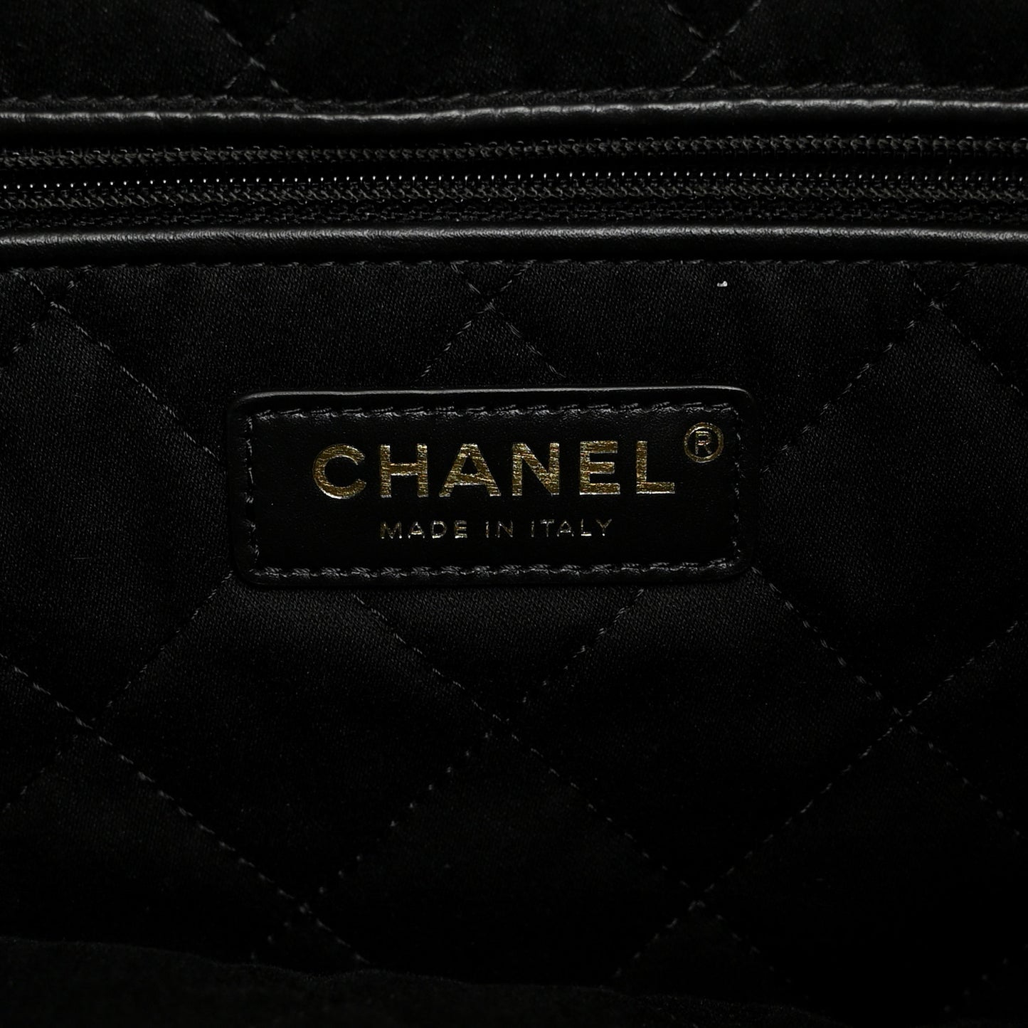 Shiny Caviar Quilted Monochrome Small Chanel 22  Black