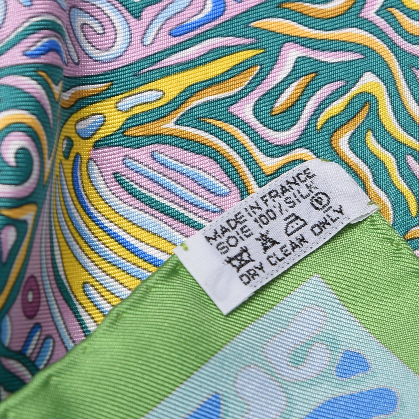 Silk La Legende Du Poisson Corail Scarf 90