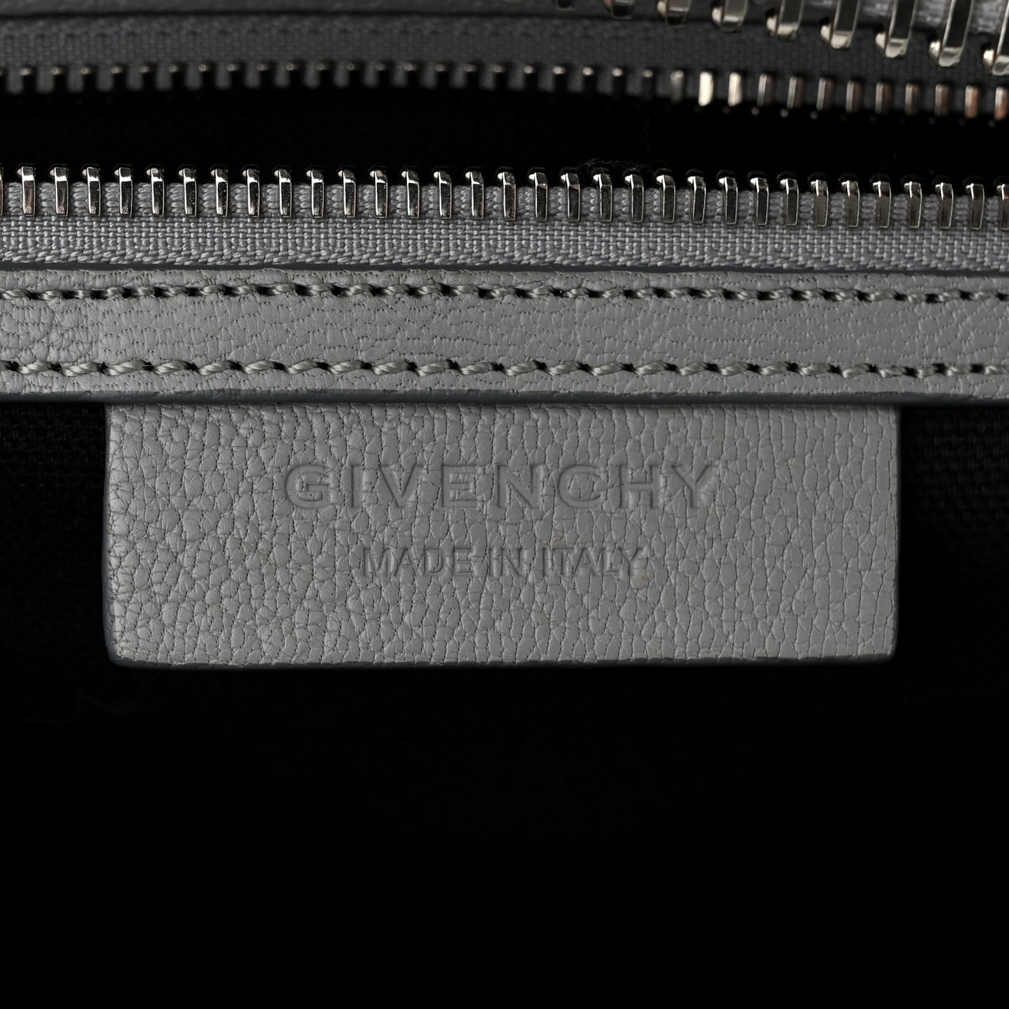 Sugar Goatskin Medium Antigona Pearl Grey