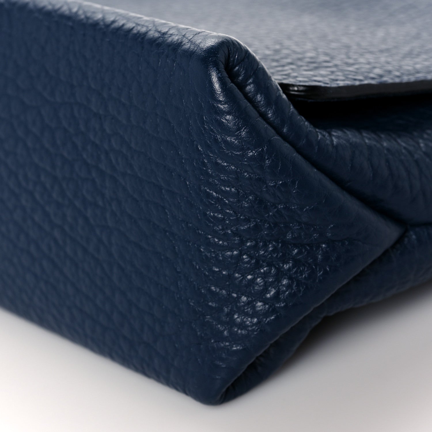 Burberry Signature Grain Large Mildenhall Shoulder Bag Blue Carbon 11 of 11