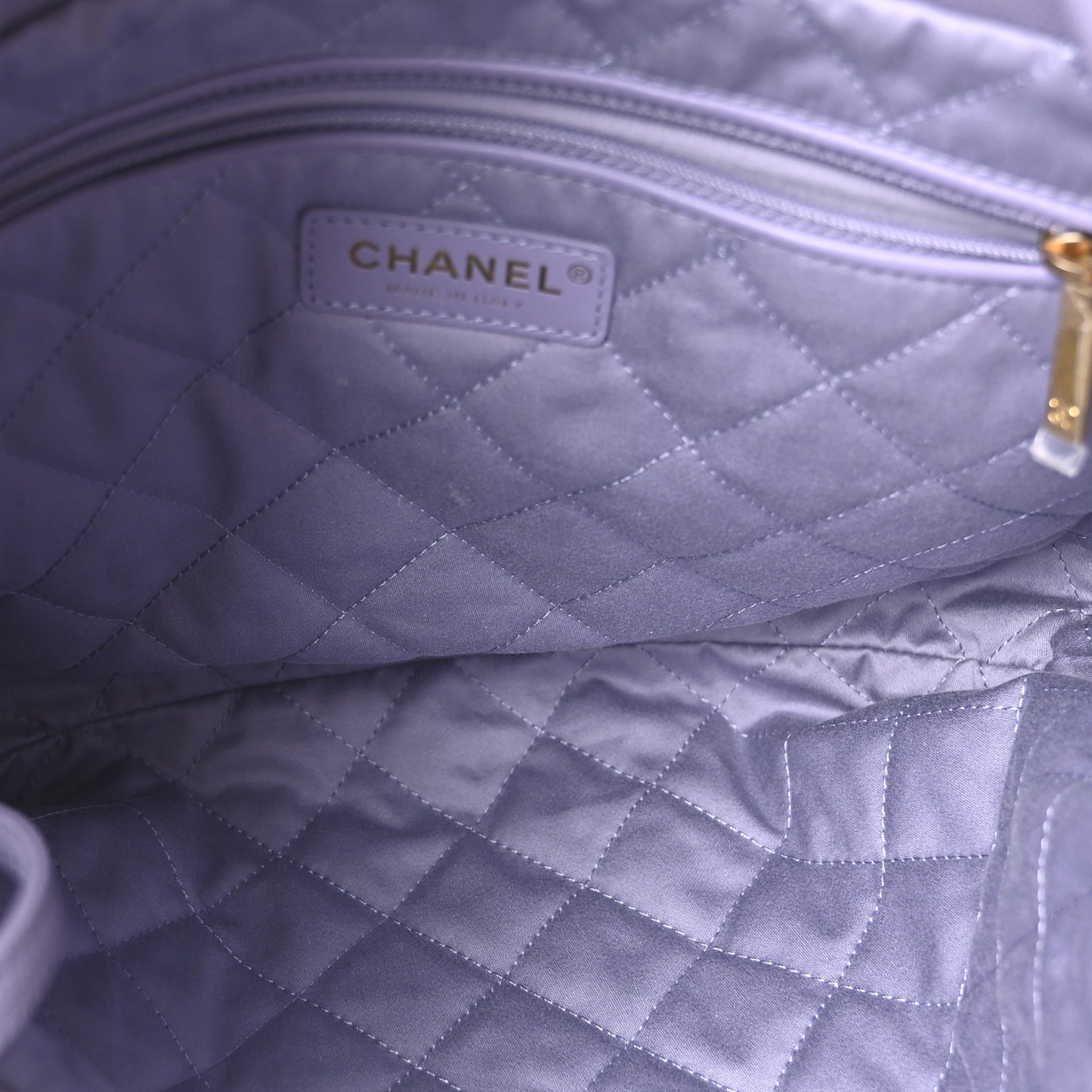 Shiny Caviar Quilted Monochrome Small Chanel 22 Light Purple