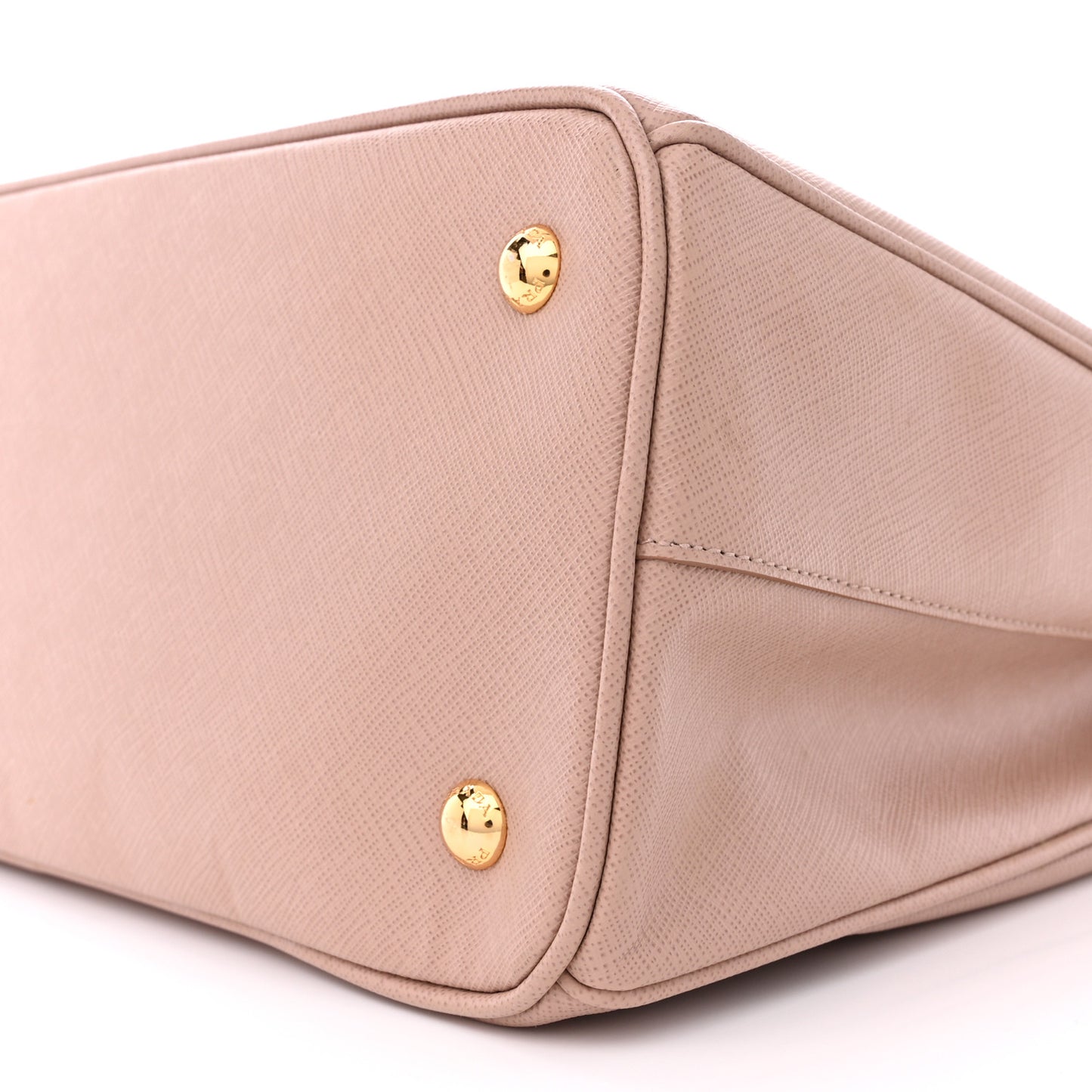 Saffiano Lux Medium Tote Cammeo