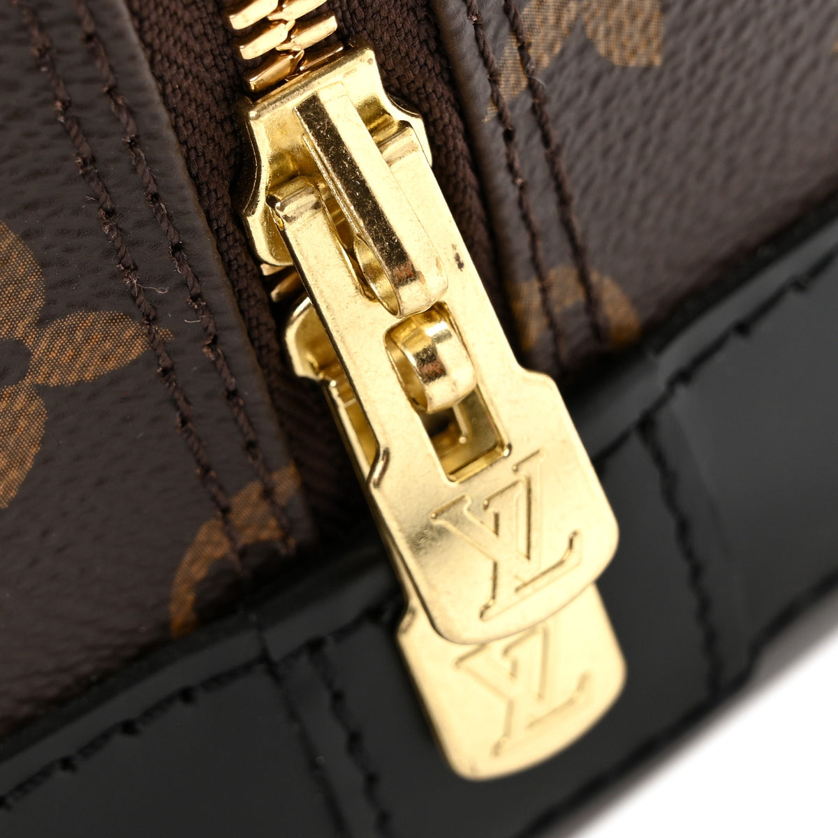Louis Vuitton Monogram World Tour Alma PM 19 of 23