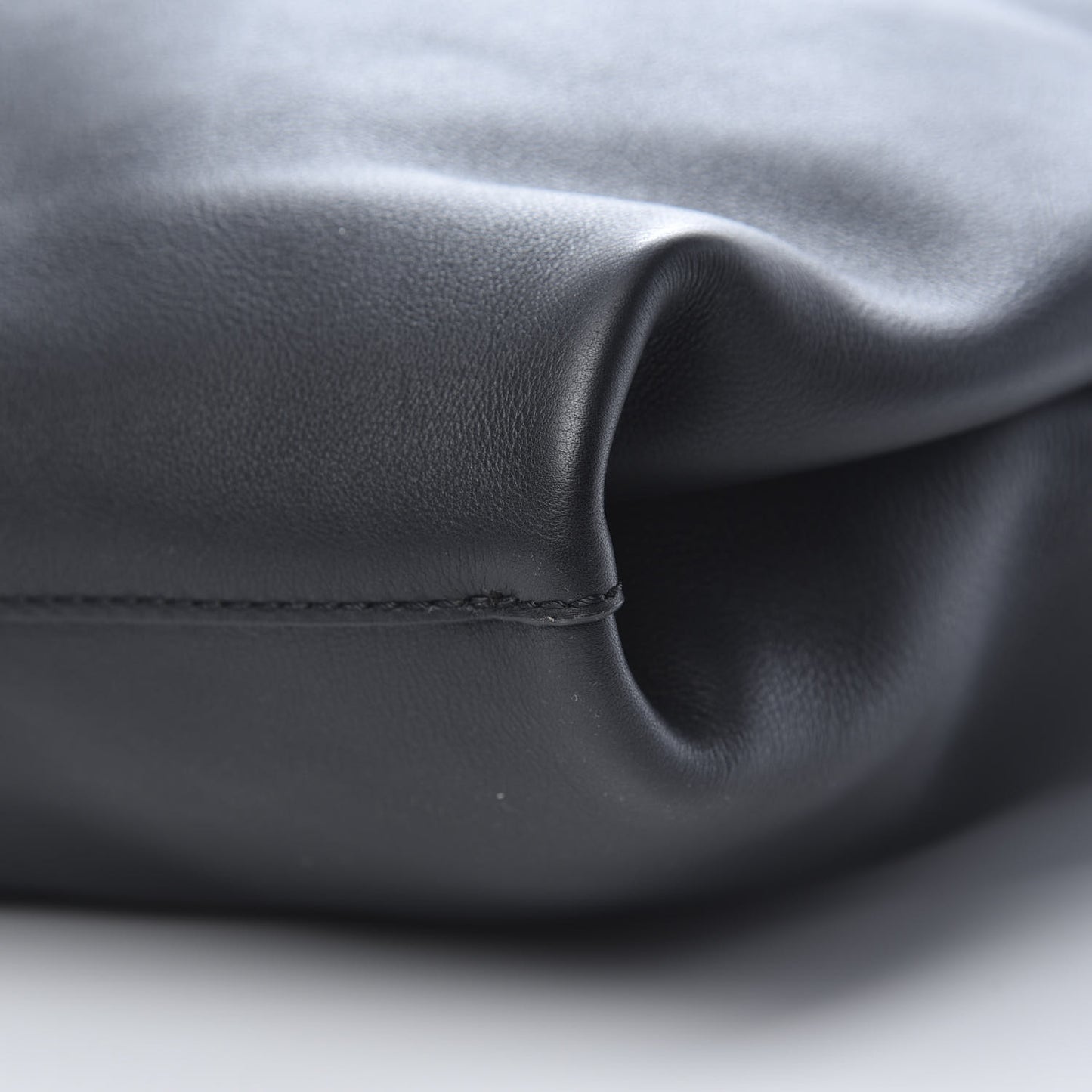 Smooth Calfskin Medium Grommet Hobo Black