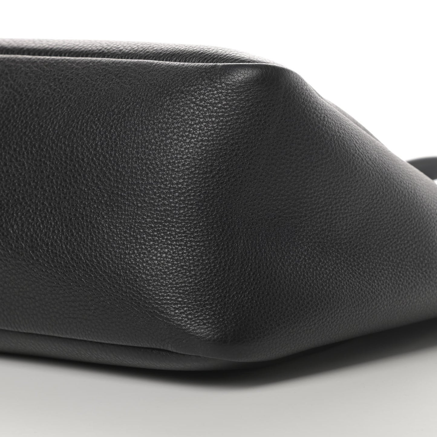 Vitello Daino Soft Large Dynamique Tote Black