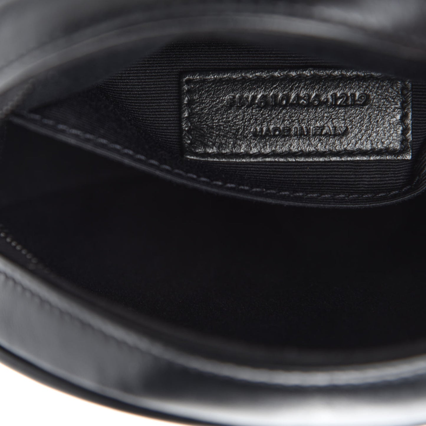 Calfskin Matelasse Chevron Round Vinyle Camera Bag Black