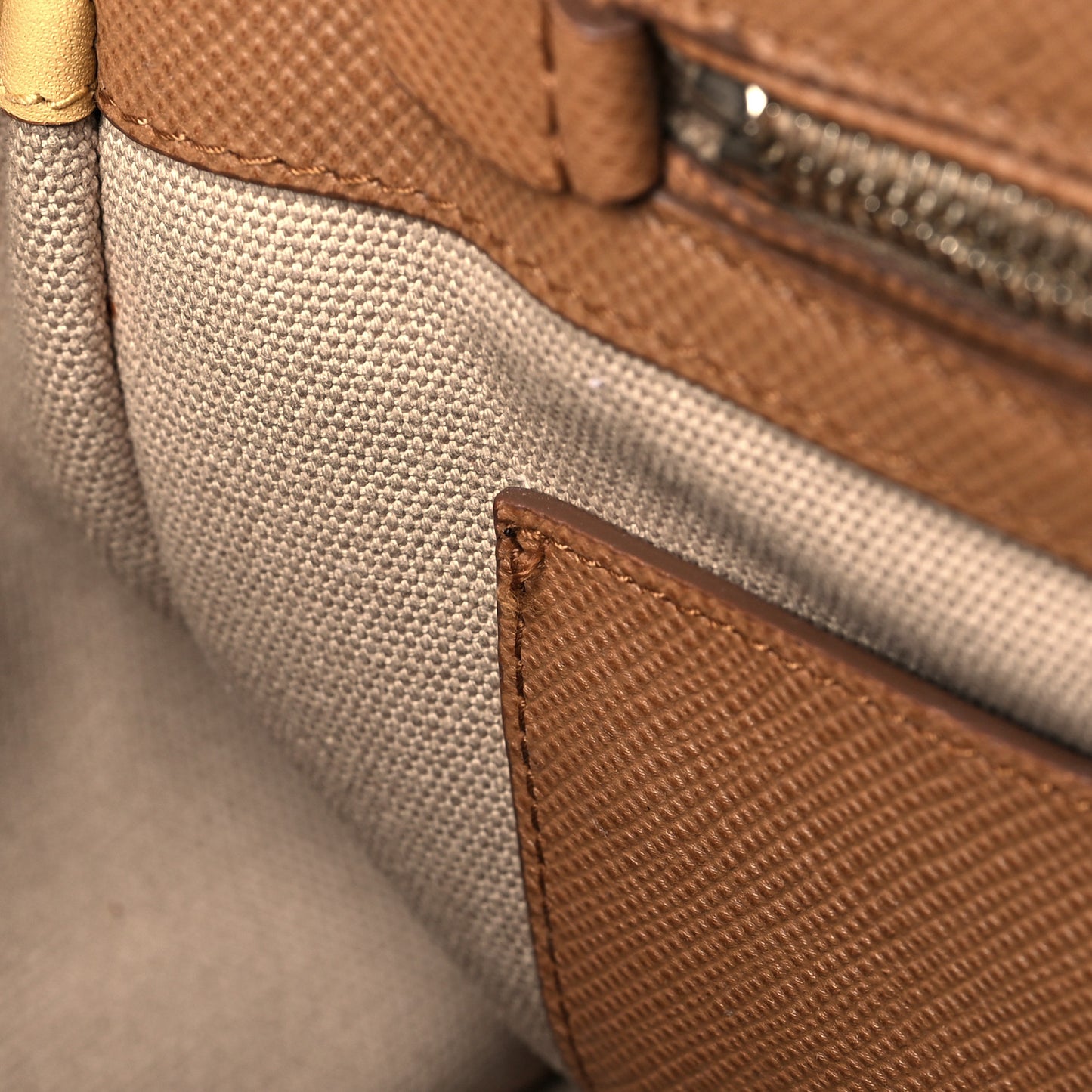 Saffiano City Calfskin Bi-Color Tote Ginestra Caramel