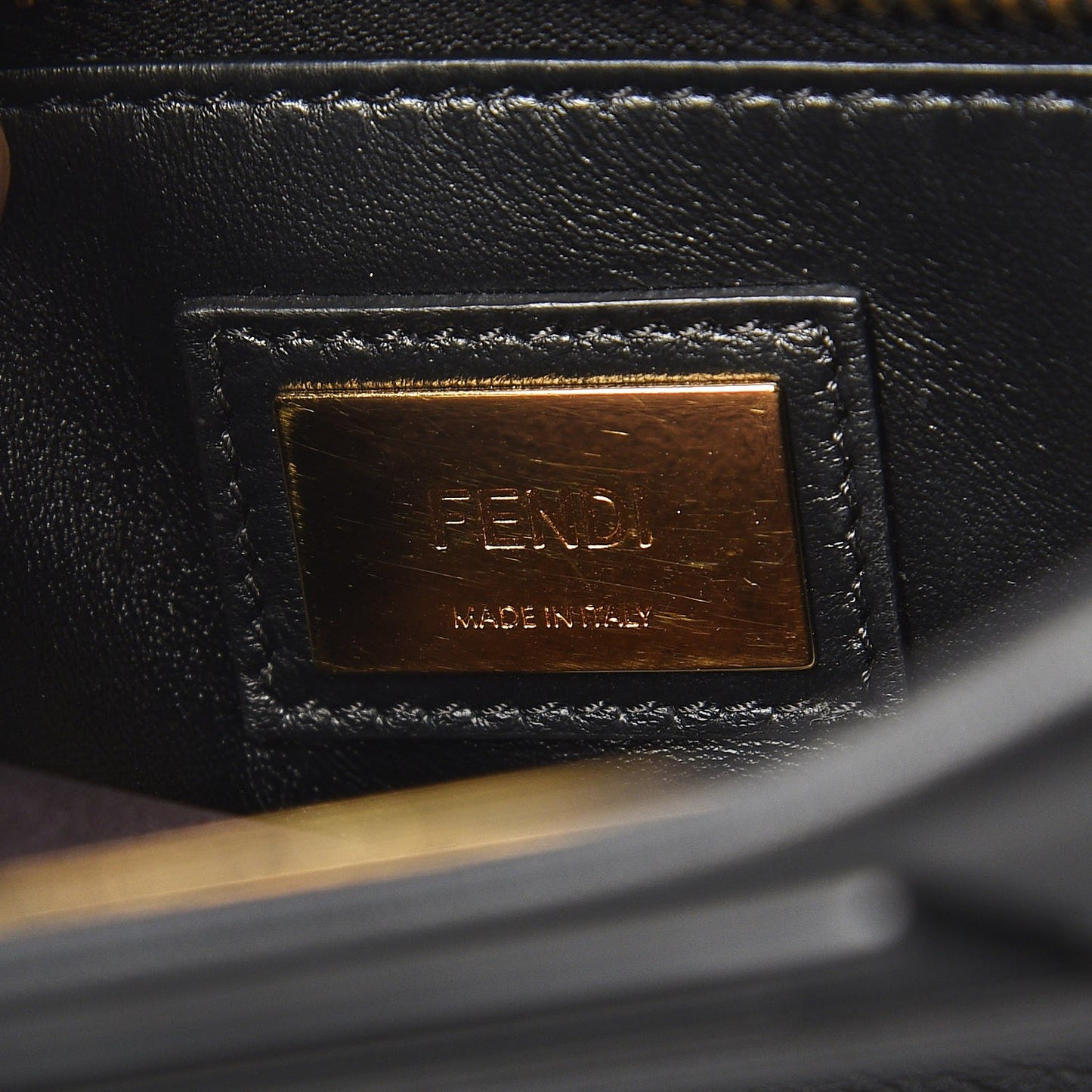 Vitello Seta Shiny Nappa Medium Peekaboo Iconic Satchel Black