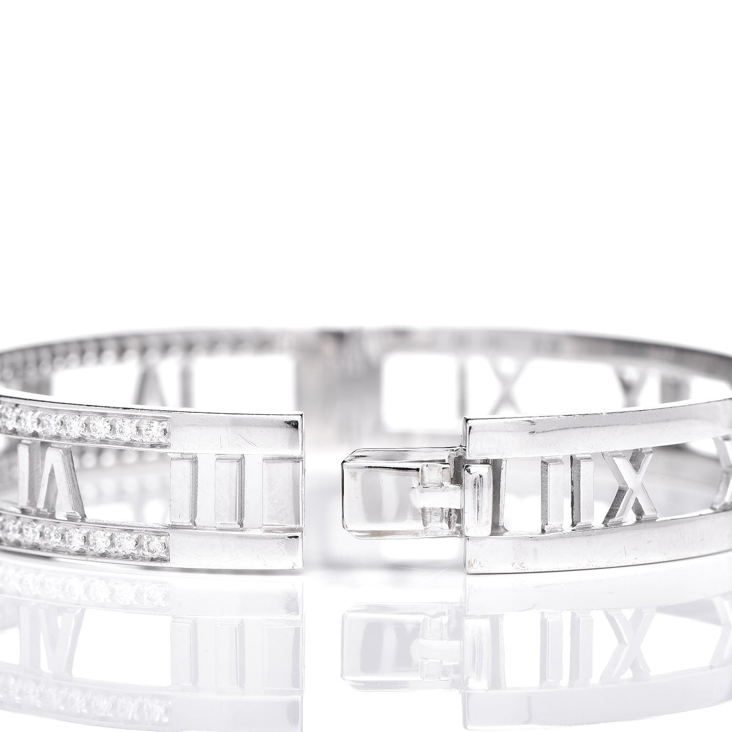 18K White Gold Diamond Atlas Open Hinged Bangle Bracelet