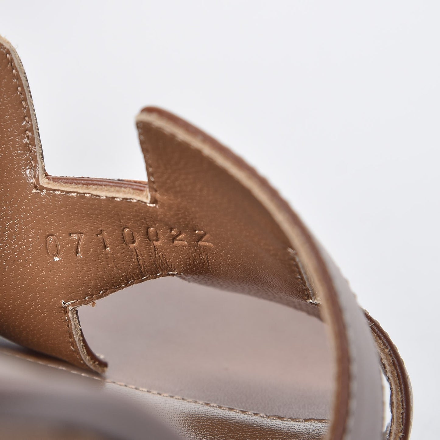 Calfskin Oasis Sandals 37 Gold
