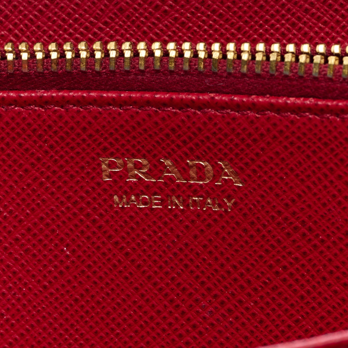 Saffiano Quilted Zip Around Wallet Rosso