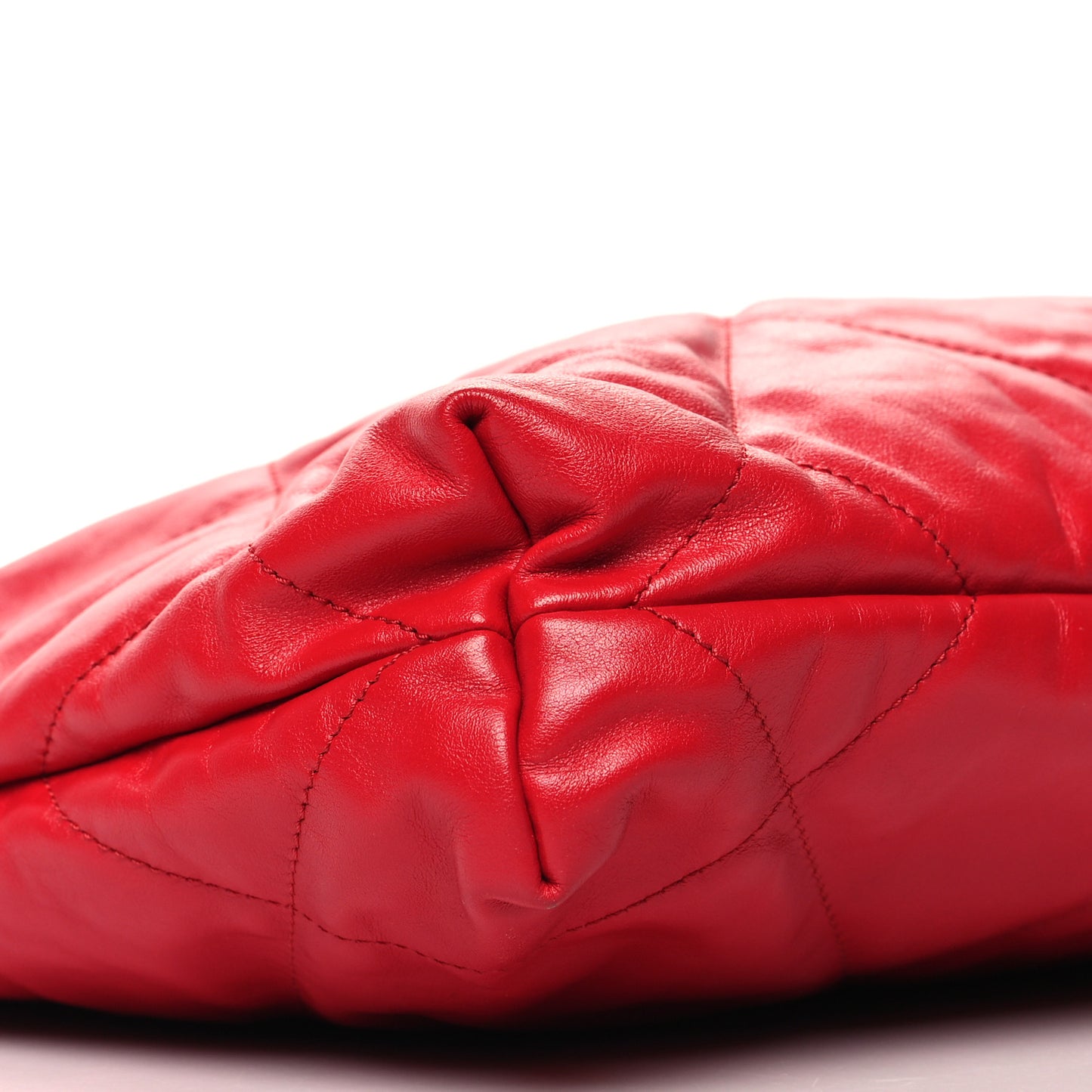 Shiny Calfskin Quilted Small 22 Red