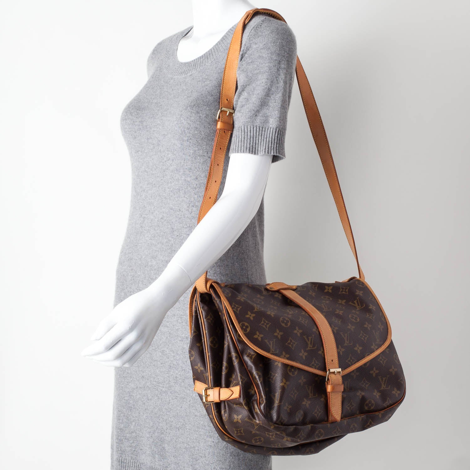 Louis Vuitton Monogram Saumur 35 2 of 8