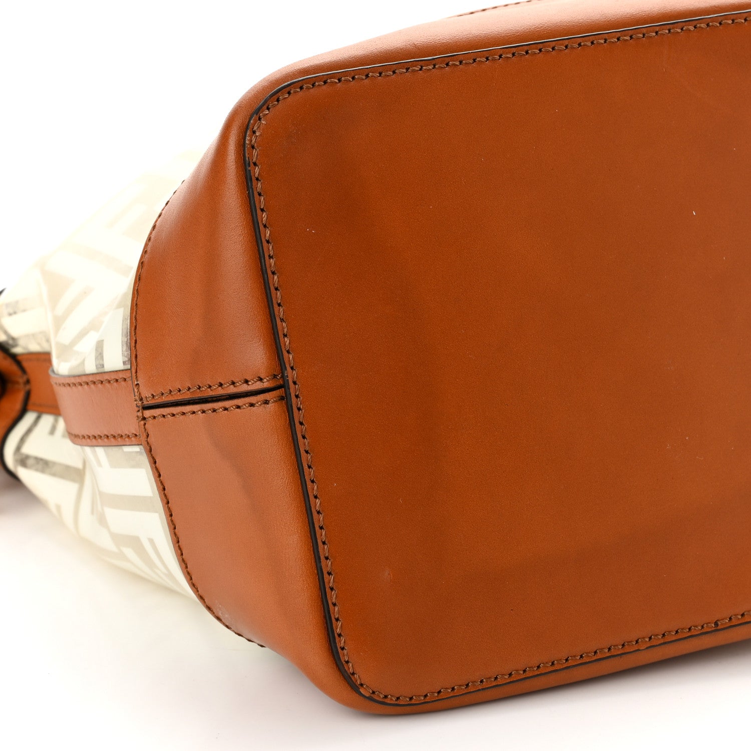 Fendi TPU FF Vitello Aura F is Fendi Grande Mon Tresor Bucket Bag White Cuoio 9 of 12