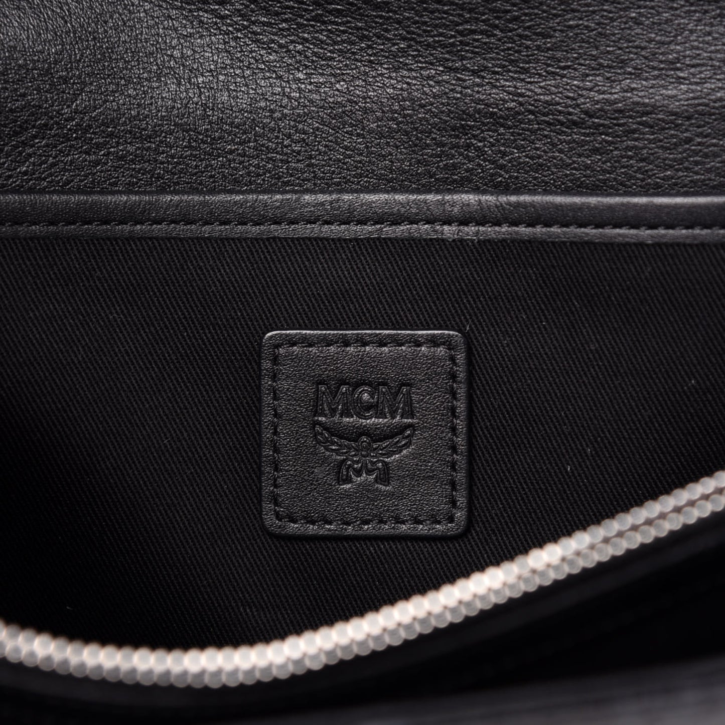 Visetos Medium Patricia Wallet On Chain Black