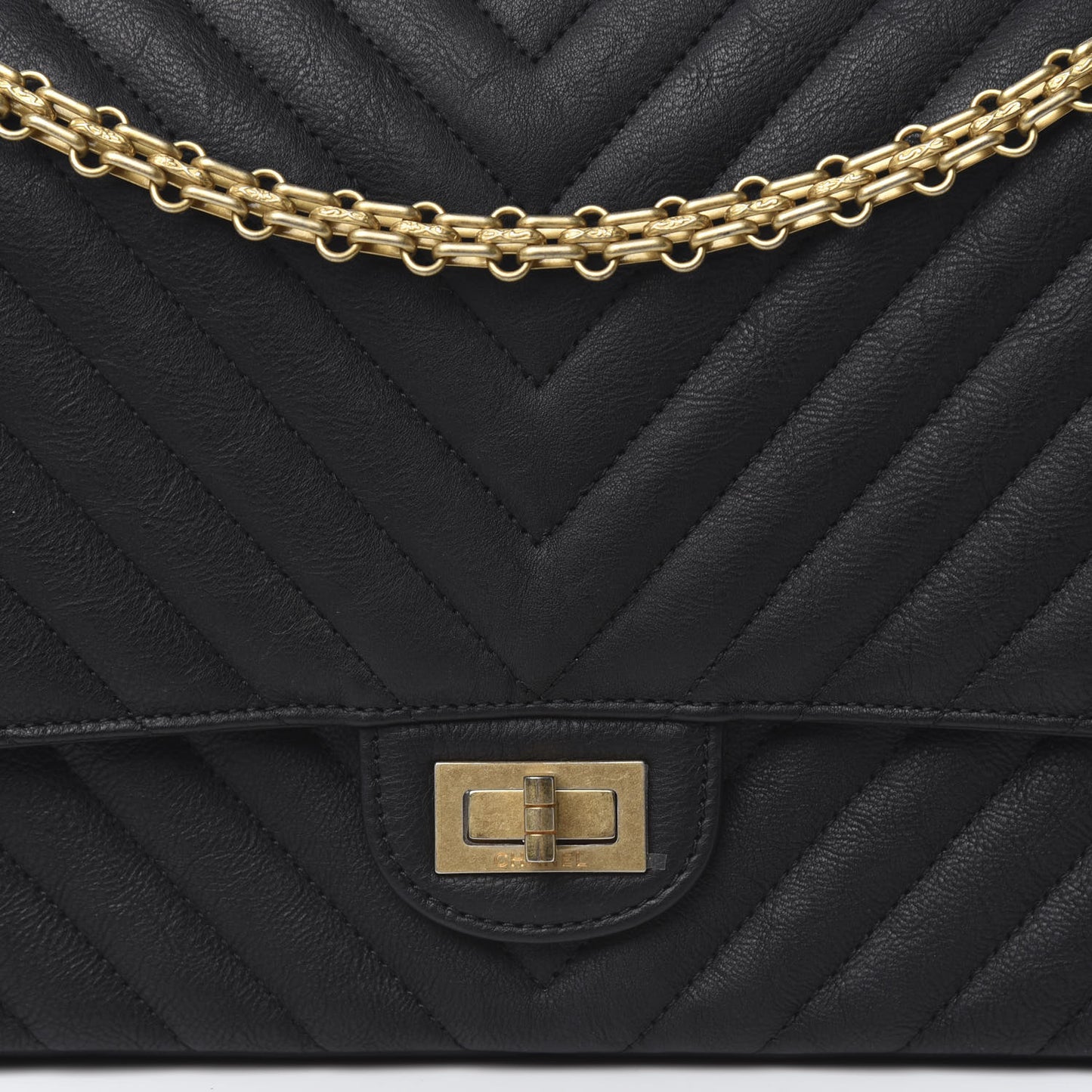 Crumpled Calfskin Chevron Quilted 2.55 Reissue 226 Black