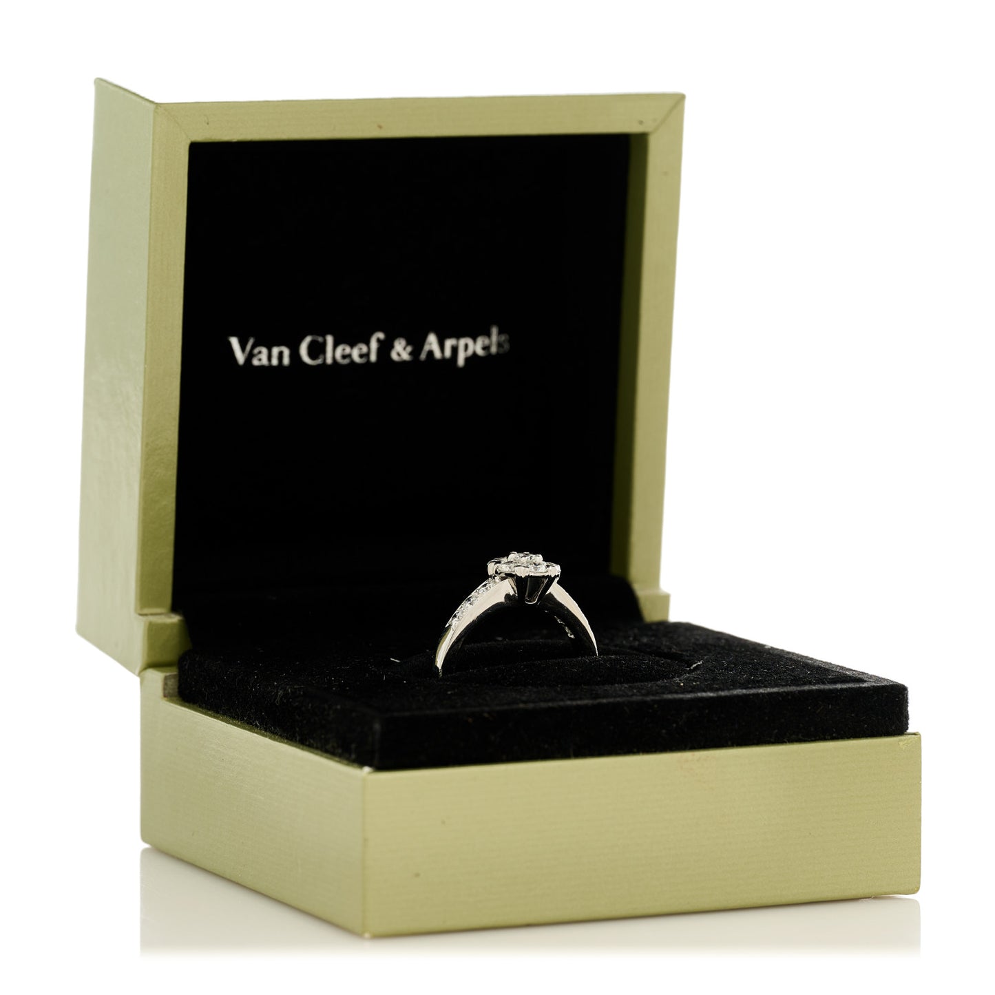 18K White Gold Diamond Fleurette Ring 48 4.5