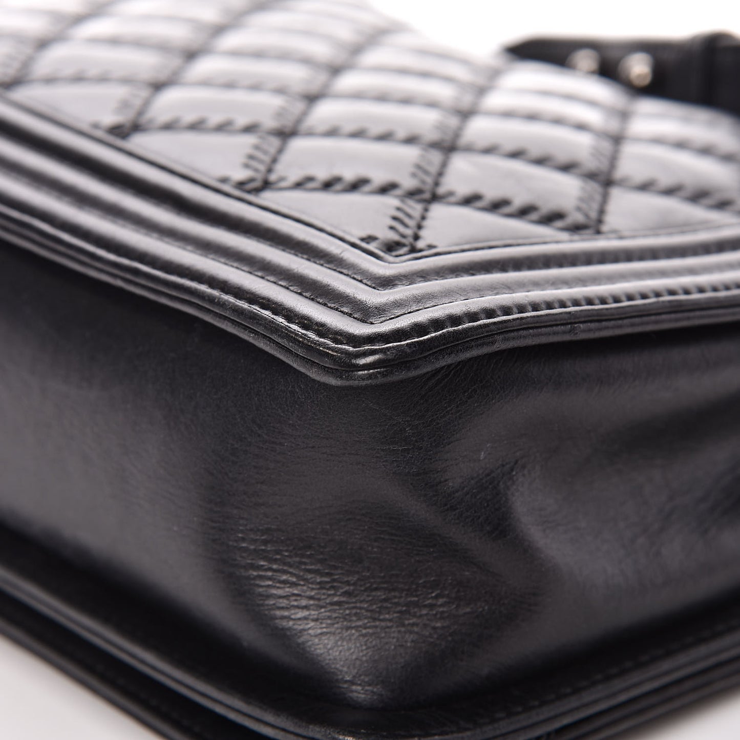 Calfskin Embossed Stitch Large Boy Flap Black