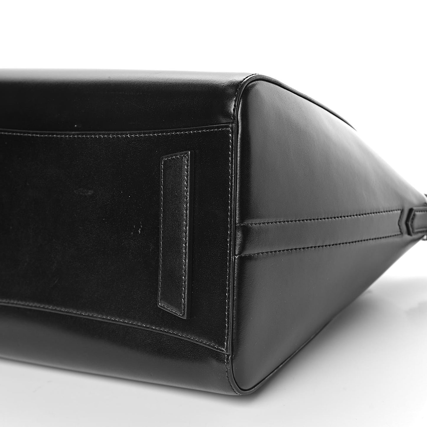 Shiny Lord Calfskin Medium Antigona Black