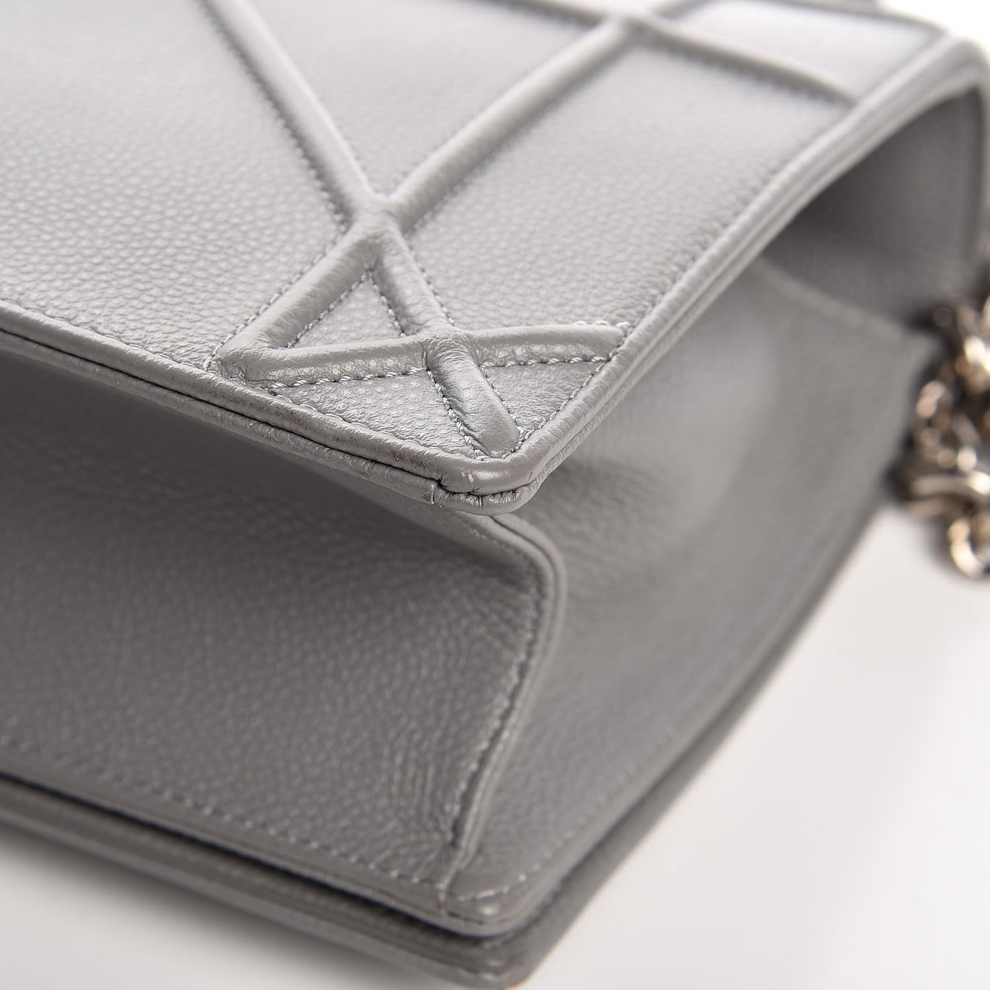 Grained Calfskin Medium Diorama Flap Bag Gris