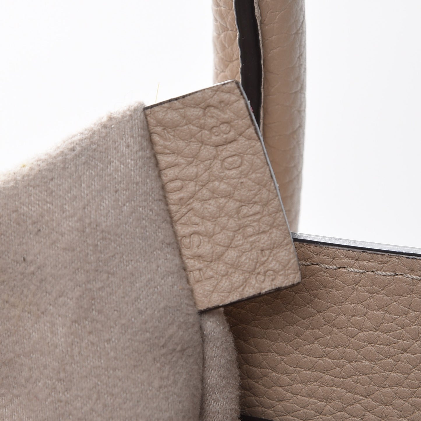 Drummed Calfskin Shoulder Luggage Dune