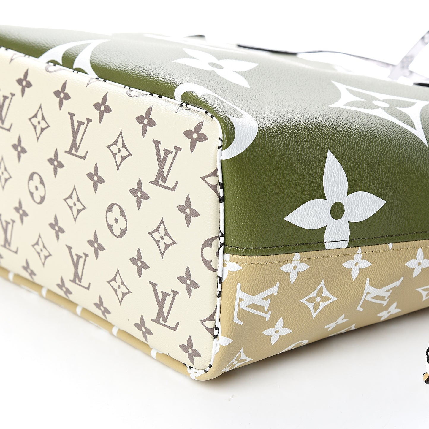 Monogram Giant Neverfull MM Kaki