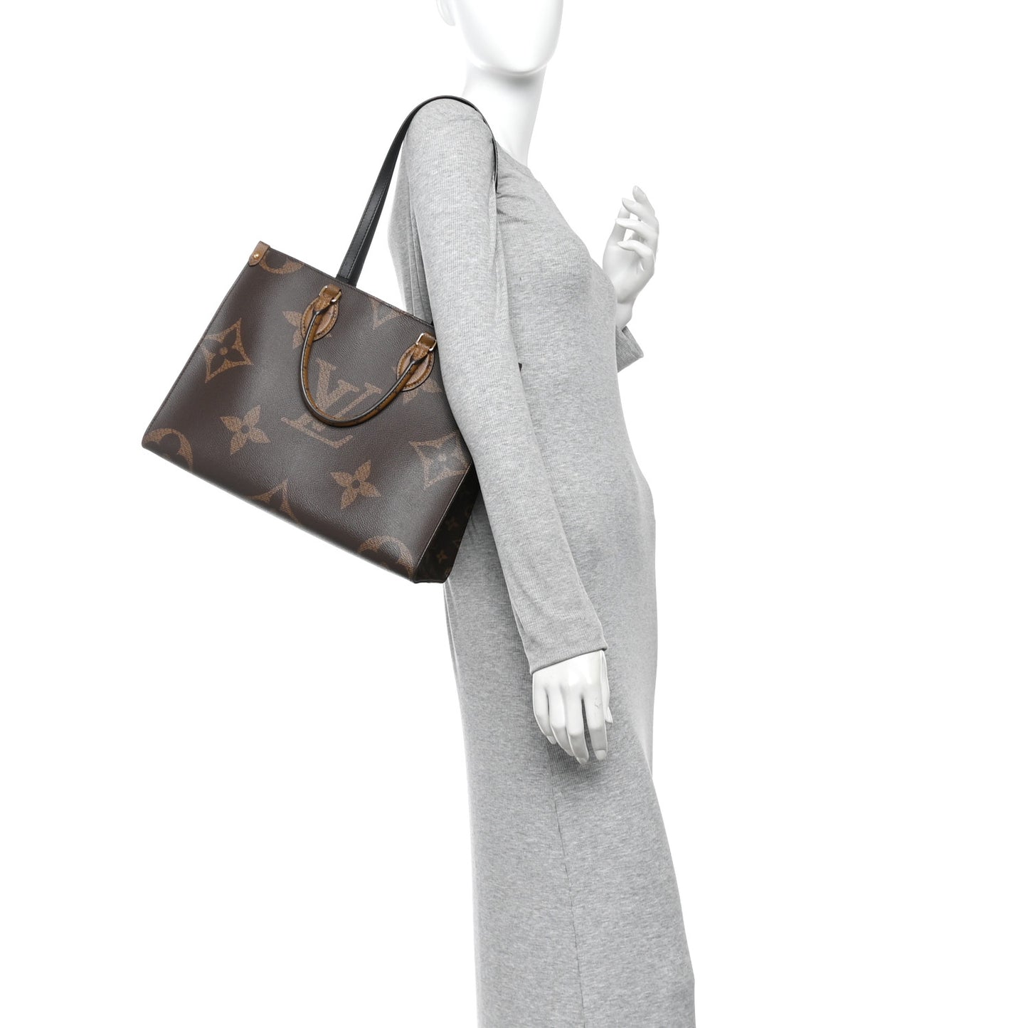 Reverse Monogram Giant Onthego MM