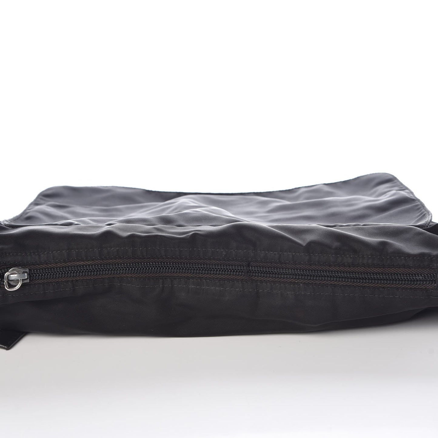 Nylon Vela Messenger Bag Black