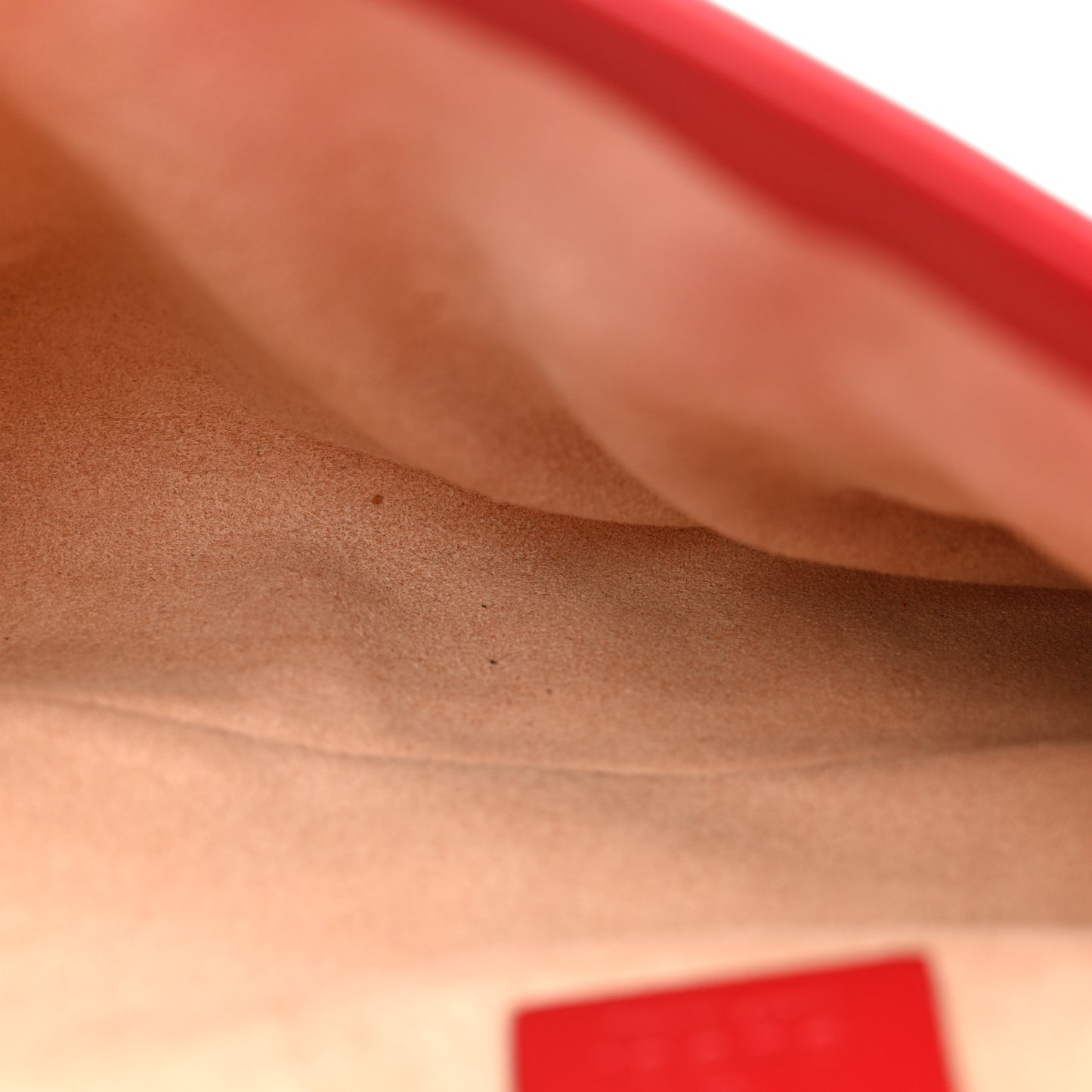 Calfskin Matelasse Small GG Marmont Shoulder Bag Hibiscus Red