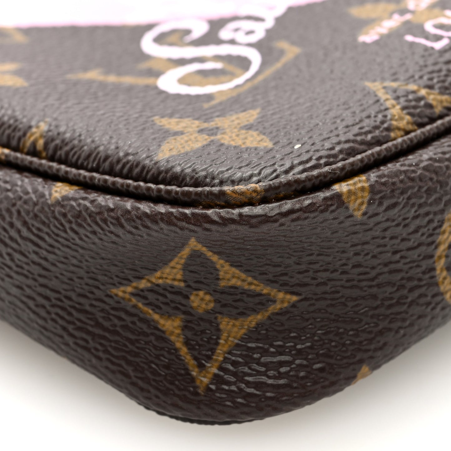 Monogram V Saint Tropez Mini Pochette Accessories Rose Ballerine