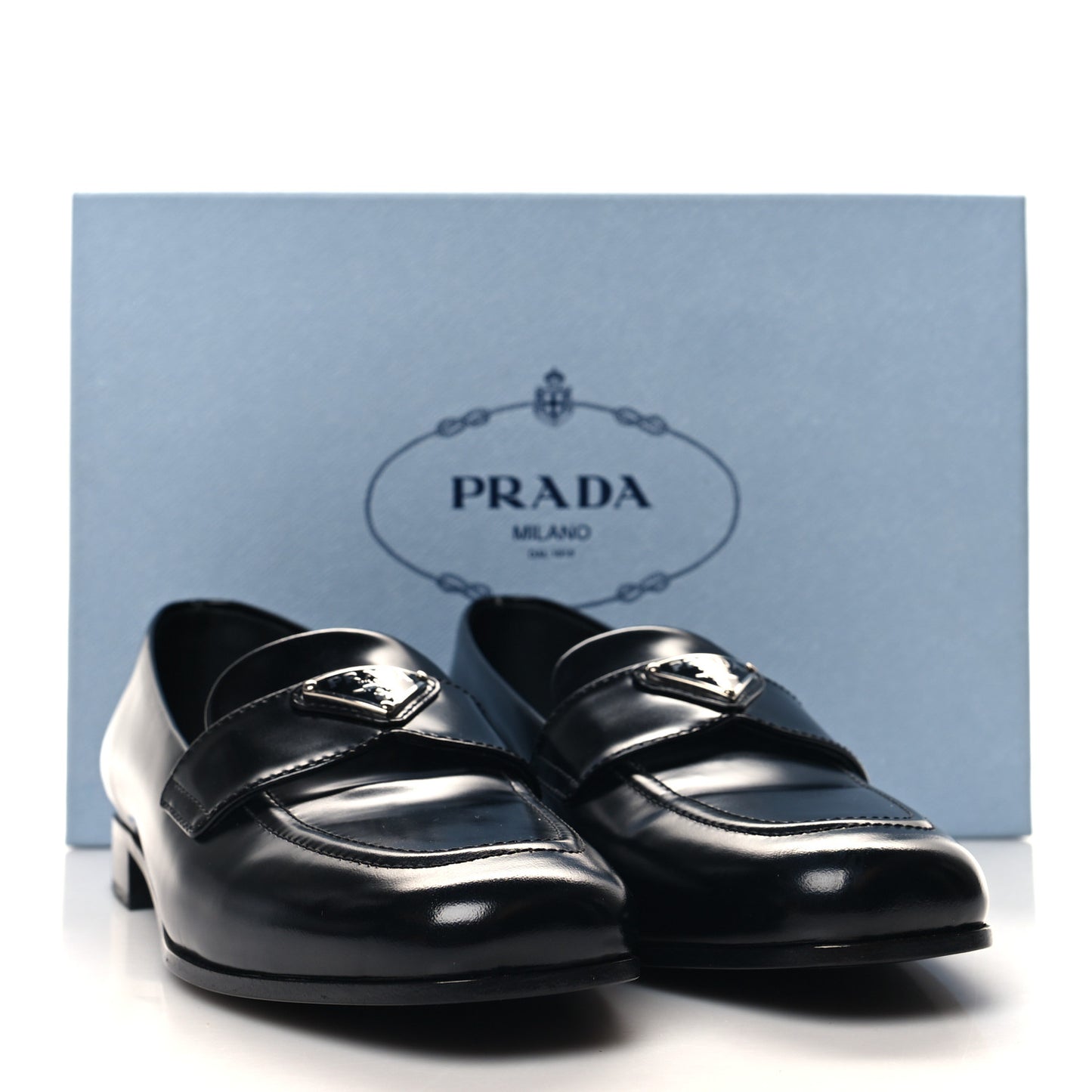 Spazzolato Metal Triangle Logo Loafers 38 Black