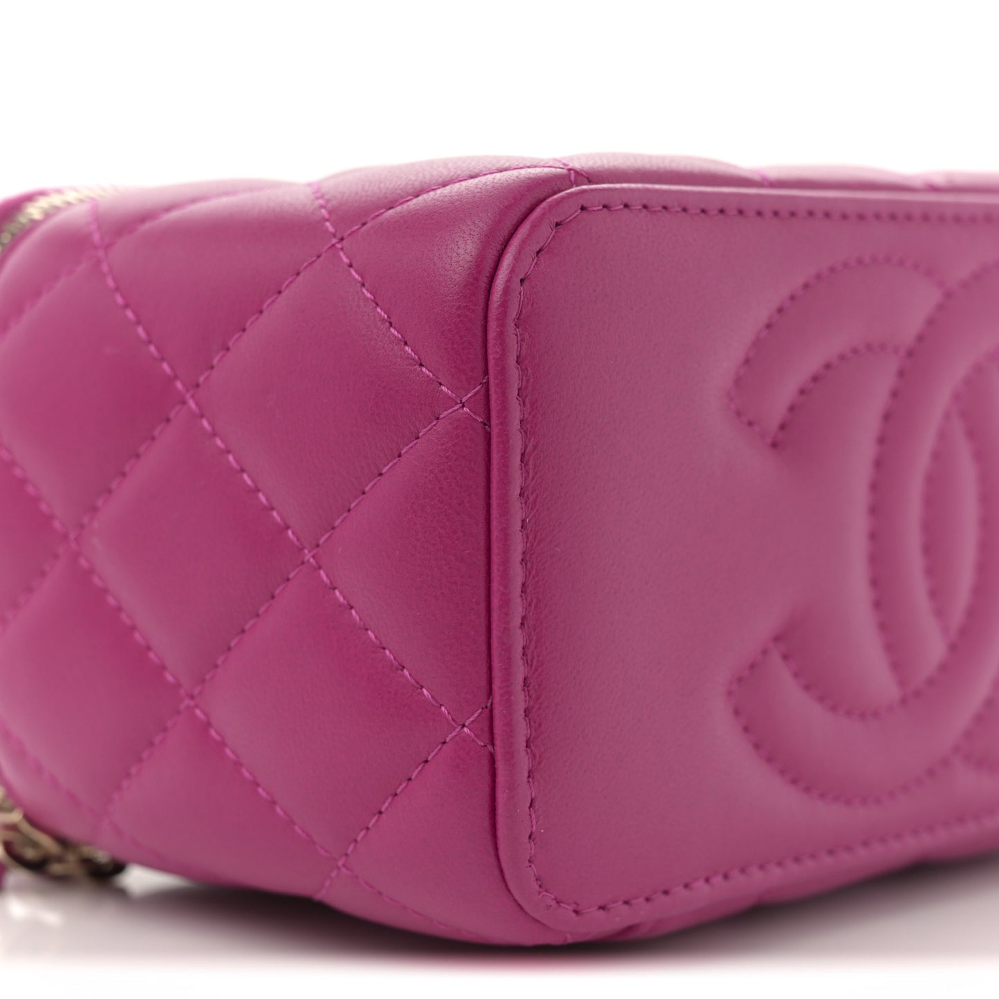 Lambskin Quilted Small Pearl Crush Vanity Case With Chain Fuchsia