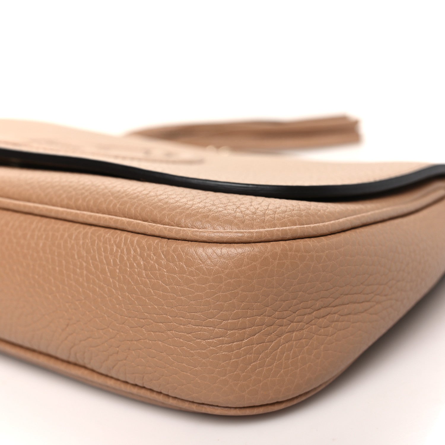 Gucci Pebbled Calfskin Medium Soho Flap Crossbody Camelia 10 of 10