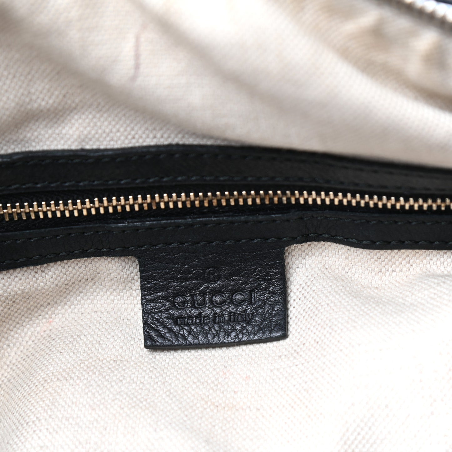 Calfskin Microguccissima Trim Medium Boston Black
