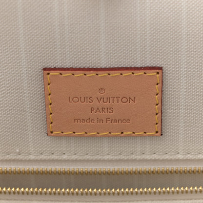 Louis Vuitton Monogram Giant By The Pool Onthego GM Brume 6 of 10