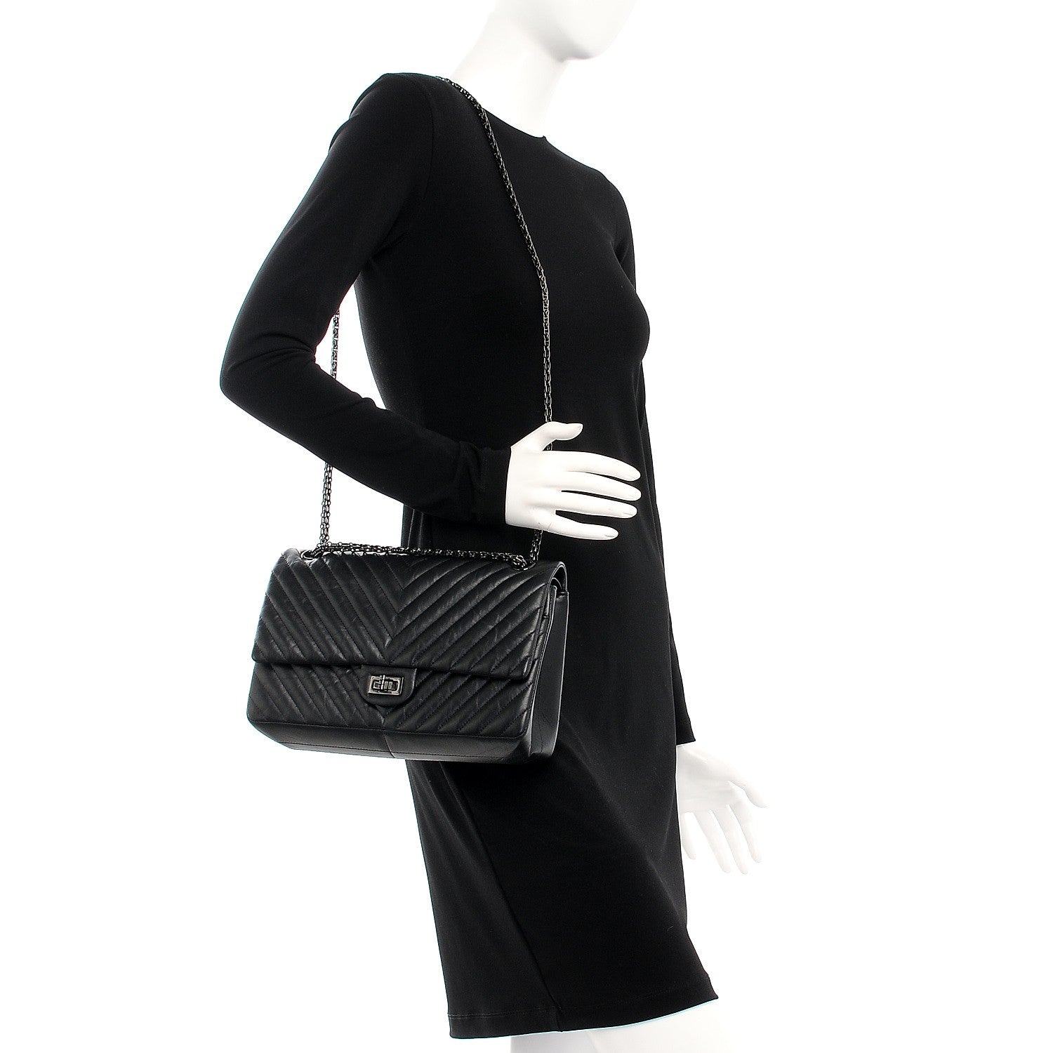 Chanel Aged Calfskin Chevron 2.55 Reissue 226 So Black 2 of 8