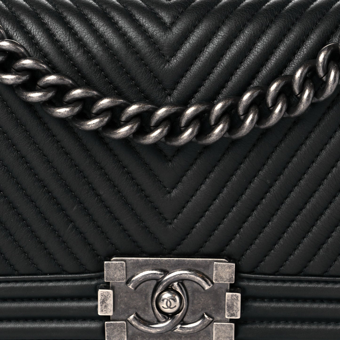 Lambskin Chevron Quilted Medium Boy Flap Black