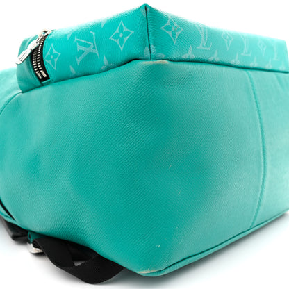Louis Vuitton Taiga Monogram Discovery Backpack PM Vert 8 of 16