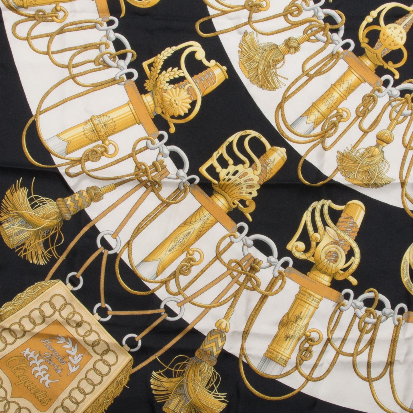 Silk Cliquetis Scarf 90