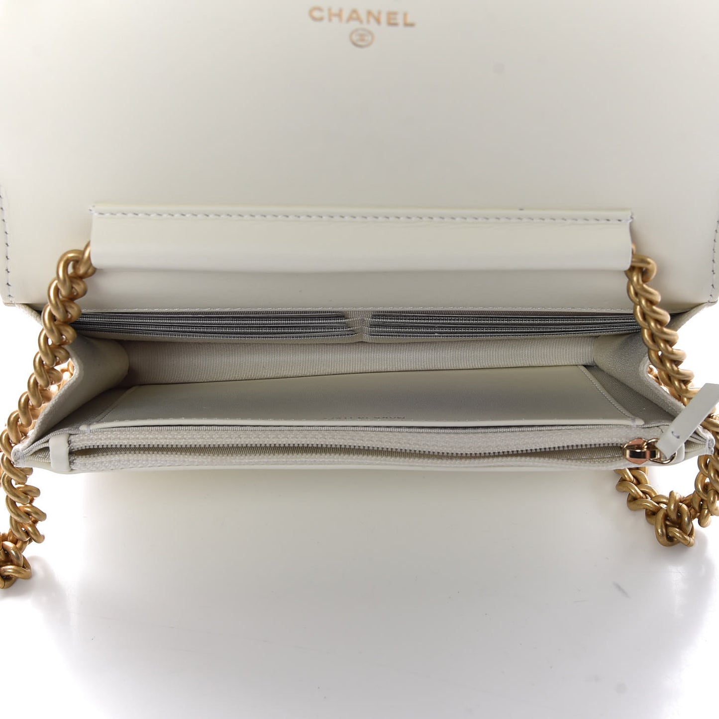 Caviar Quilted Boy Wallet On Chain WOC White