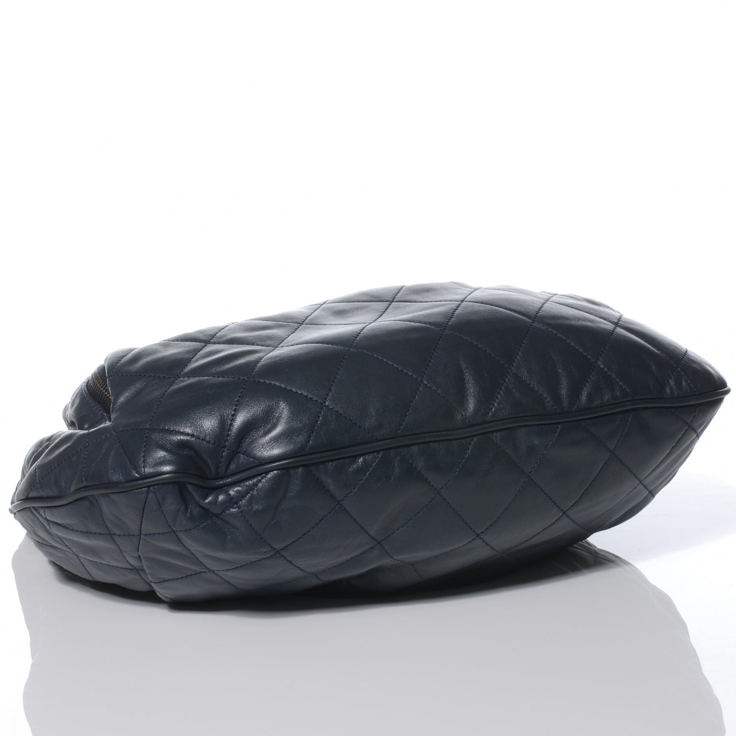 Chanel Calfskin Coco Pleats Hobo Marine Fonce 4 of 8