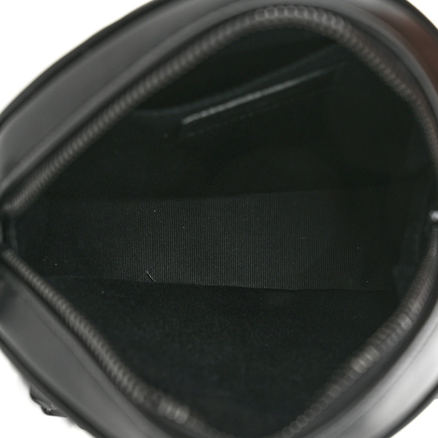 Calfskin Matelasse Chevron Round Vinyle Camera Bag Black