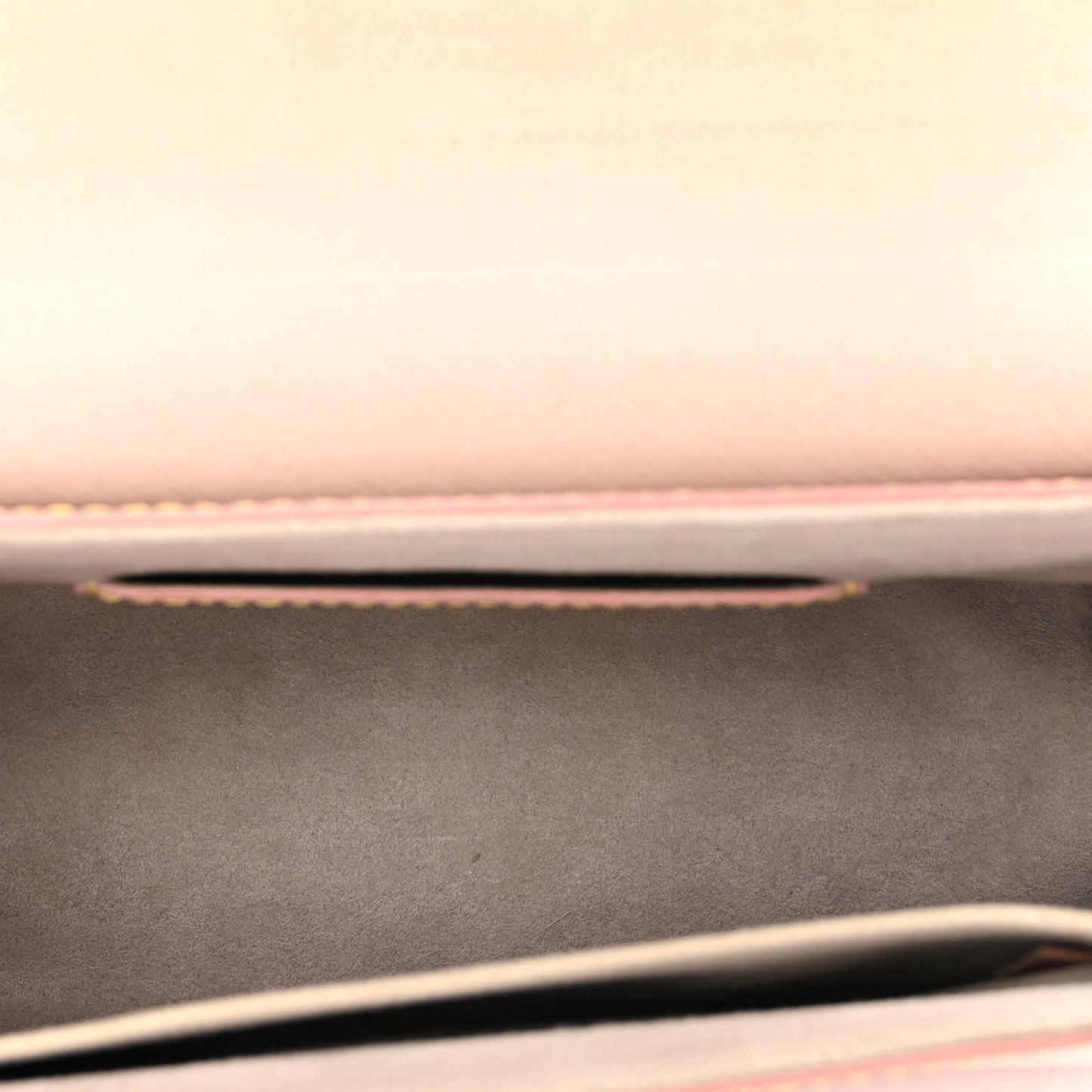 Epi Twist Shoulder Bag Rose Ballerine