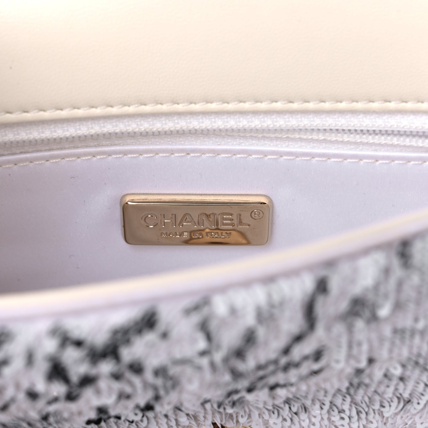 Sequin Logo Mini Rectangular Flap White Black